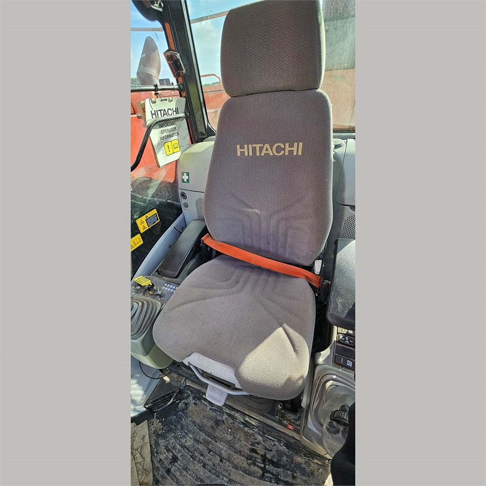 Zakup Hitachi ZX 225 Hitachi ZX 225: slika Zakup Hitachi ZX 225 Hitachi ZX 225