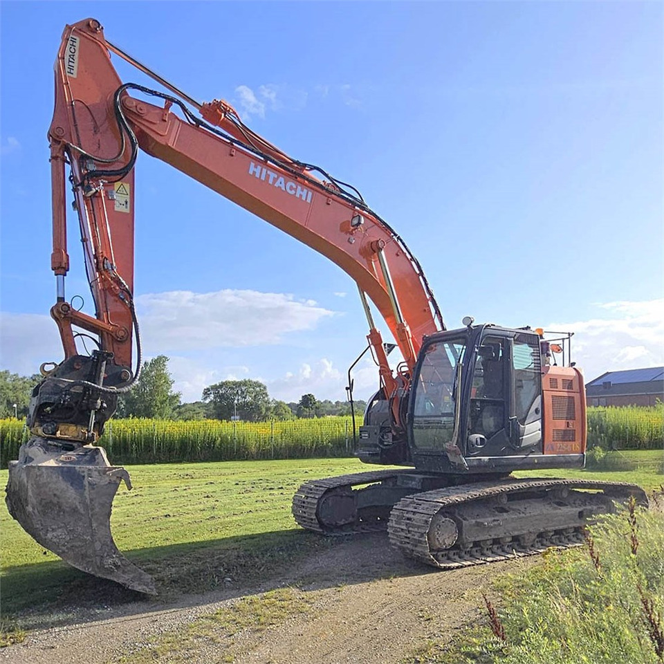 Zakup Hitachi ZX 225 Hitachi ZX 225: slika Zakup Hitachi ZX 225 Hitachi ZX 225