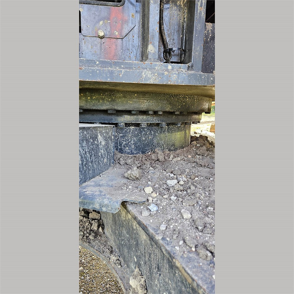 Zakup Hitachi ZX 225 Hitachi ZX 225: slika Zakup Hitachi ZX 225 Hitachi ZX 225