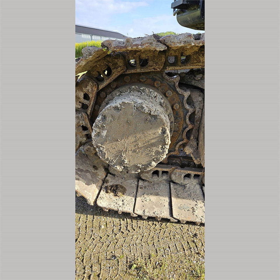 Zakup Hitachi ZX 225 Hitachi ZX 225: slika Zakup Hitachi ZX 225 Hitachi ZX 225