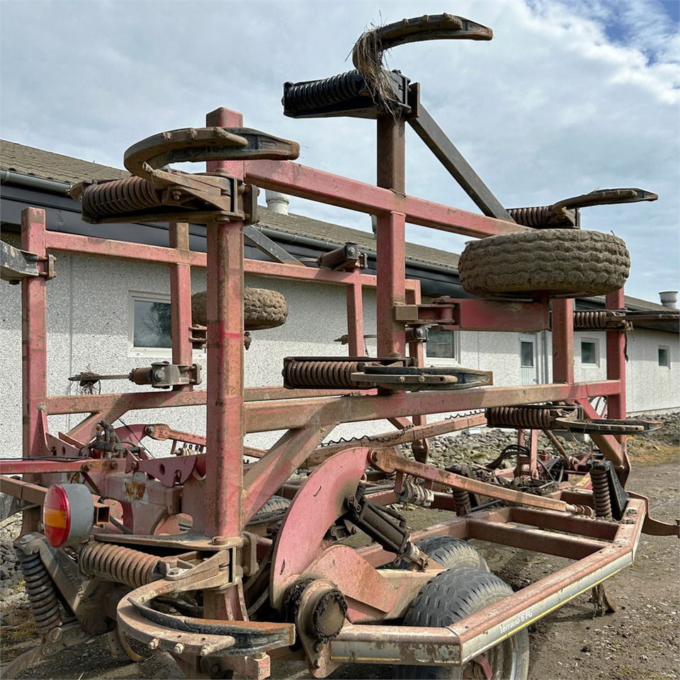 Horsch Terrano 6 FG - Kultivator: slika Horsch Terrano 6 FG - Kultivator Horsch Terrano 6 FG - Kultivator: slika Horsch Terrano 6 FG - Kultivator