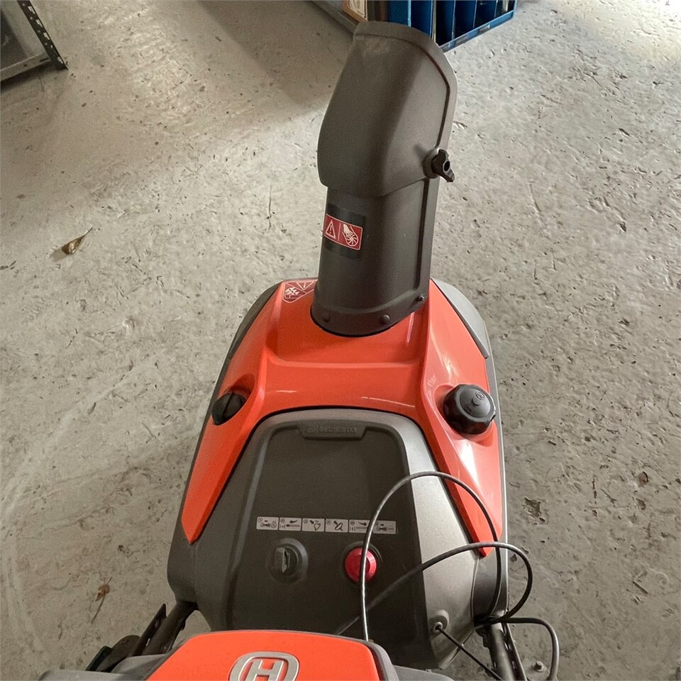 Oprema za vrt Husqvarna ST 121 E: slika Oprema za vrt Husqvarna ST 121 E