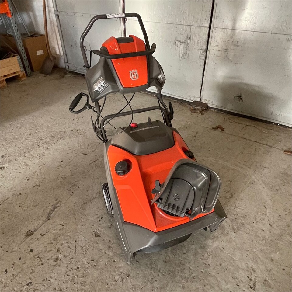 Husqvarna ST 121 E - Oprema za vrt: slika Husqvarna ST 121 E - Oprema za vrt Husqvarna ST 121 E - Oprema za vrt: slika Husqvarna ST 121 E - Oprema za vrt