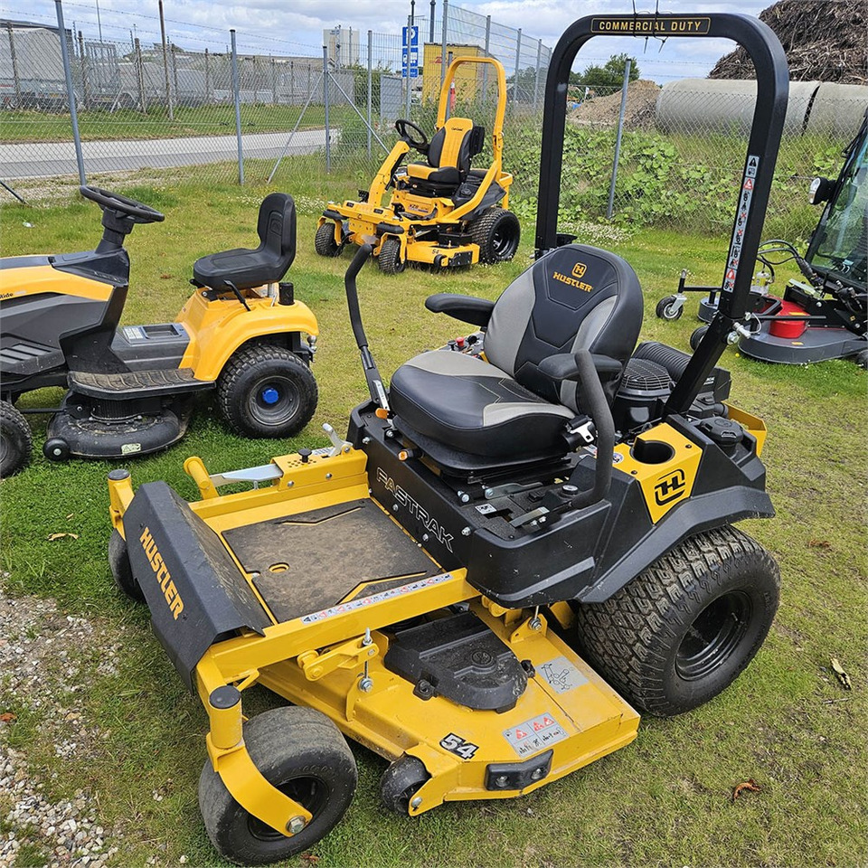 Hustler Fasttrack 54" - Vrtna kosilica: slika Hustler Fasttrack 54" - Vrtna kosilica Hustler Fasttrack 54" - Vrtna kosilica: slika Hustler Fasttrack 54" - Vrtna kosilica