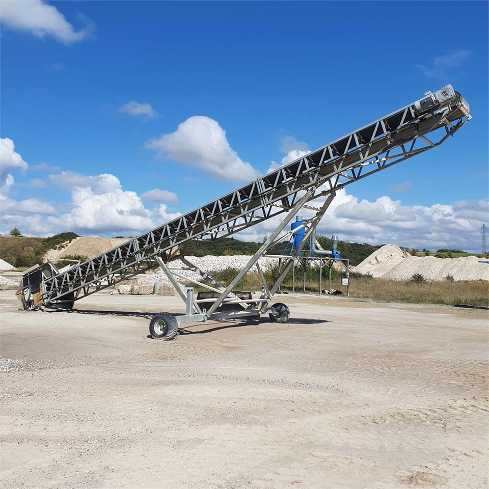 Hvirring Smede- & Maskinfabrik 20 m - Transporter: slika Hvirring Smede- & Maskinfabrik 20 m - Transporter Hvirring Smede- & Maskinfabrik 20 m - Transporter: slika Hvirring Smede- & Maskinfabrik 20 m - Transporter
