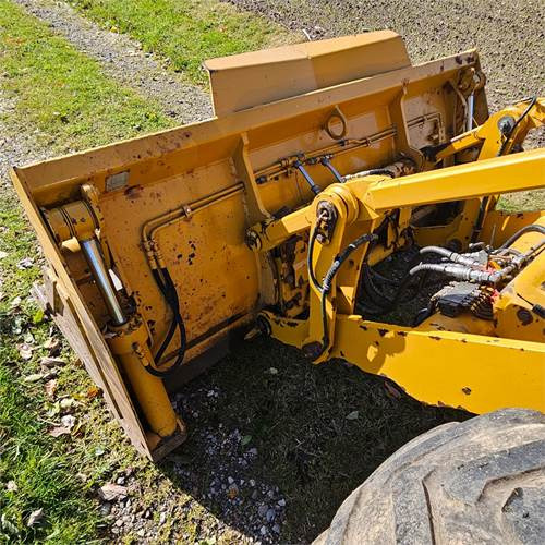 Rovokopač-utovarivač Hydrema 906 D: slika Rovokopač-utovarivač Hydrema 906 D Rovokopač-utovarivač Hydrema 906 D: slika Rovokopač-utovarivač Hydrema 906 D