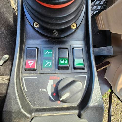 Rovokopač-utovarivač Hydrema 906 D: slika Rovokopač-utovarivač Hydrema 906 D Rovokopač-utovarivač Hydrema 906 D: slika Rovokopač-utovarivač Hydrema 906 D