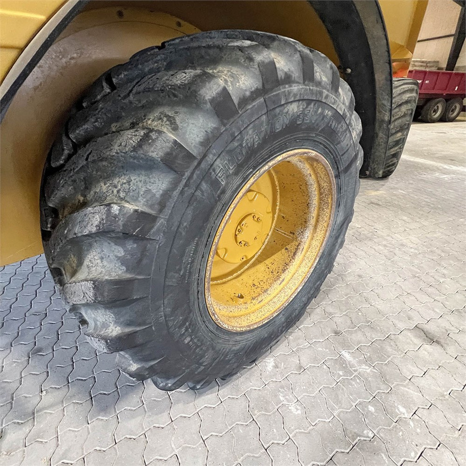 Zglobni istovarivač Hydrema 922 F: slika Zglobni istovarivač Hydrema 922 F