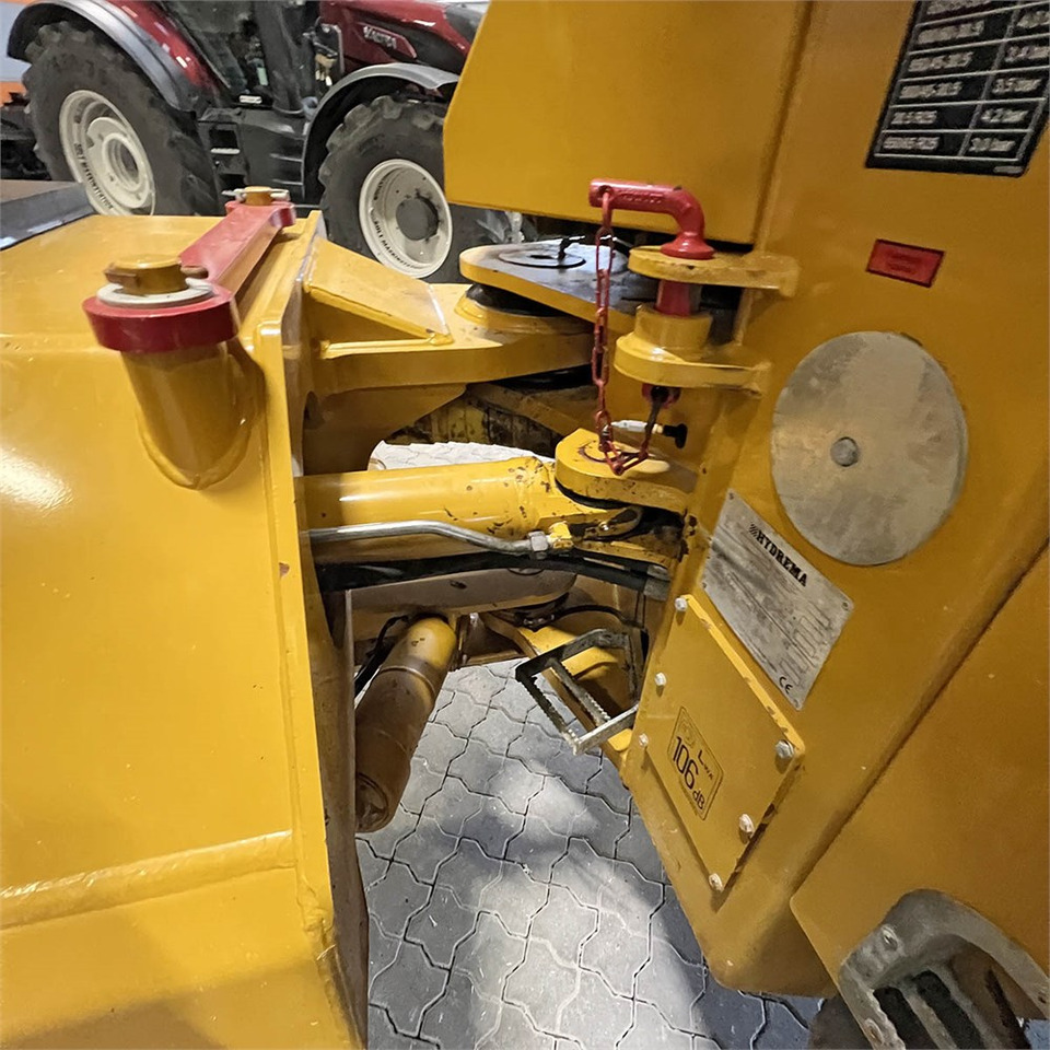 Zglobni istovarivač Hydrema 922 F: slika Zglobni istovarivač Hydrema 922 F