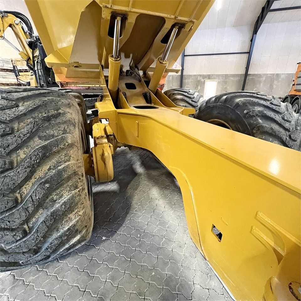 Zglobni istovarivač Hydrema 922 F: slika Zglobni istovarivač Hydrema 922 F