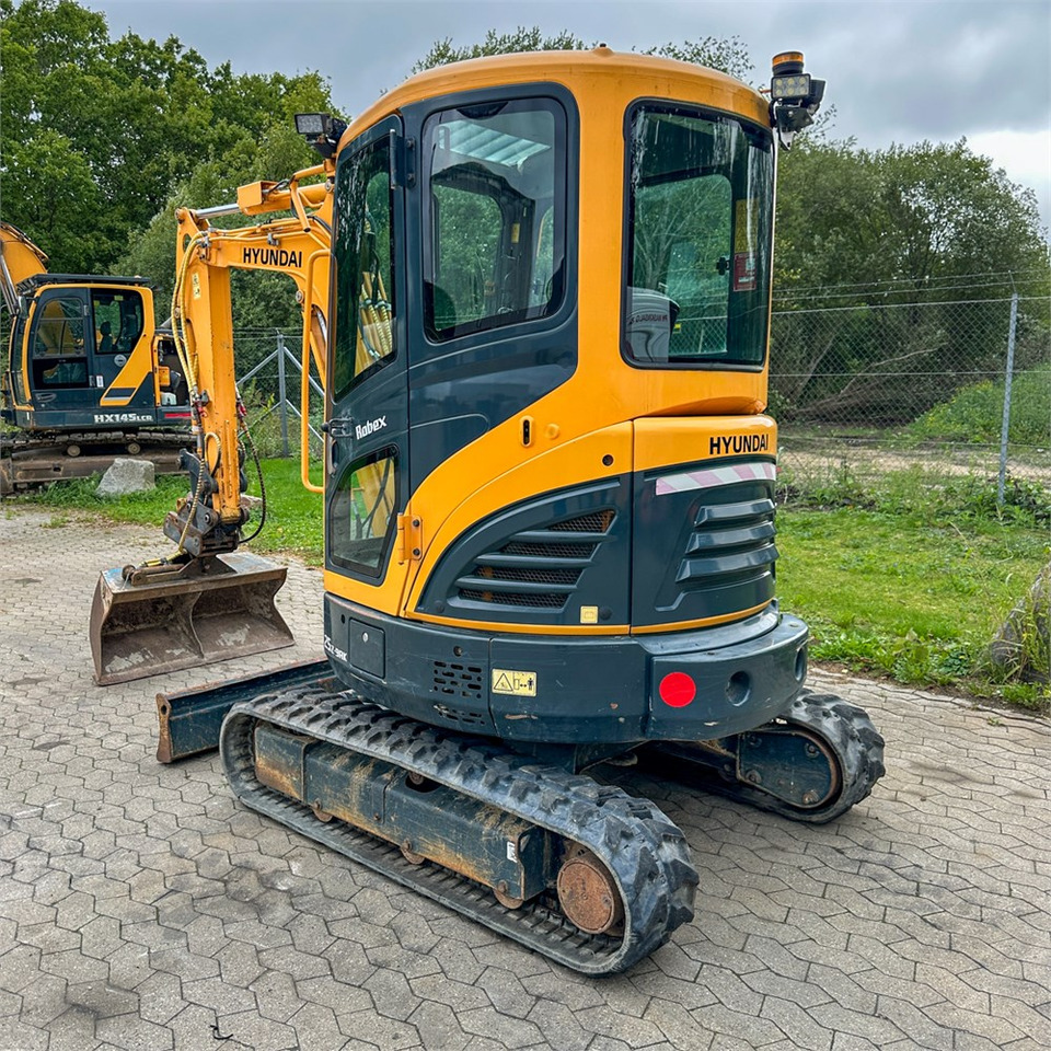 Hyundai Robex 25Z-9AK - Mini bager: slika Hyundai Robex 25Z-9AK - Mini bager Hyundai Robex 25Z-9AK - Mini bager: slika Hyundai Robex 25Z-9AK - Mini bager