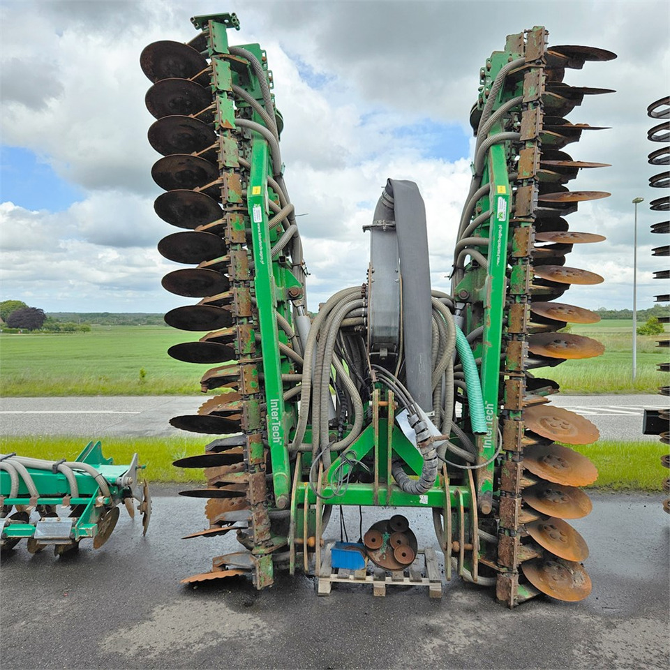 Intertech 7 m - Oprema za gnojenje: slika Intertech 7 m - Oprema za gnojenje Intertech 7 m - Oprema za gnojenje: slika Intertech 7 m - Oprema za gnojenje