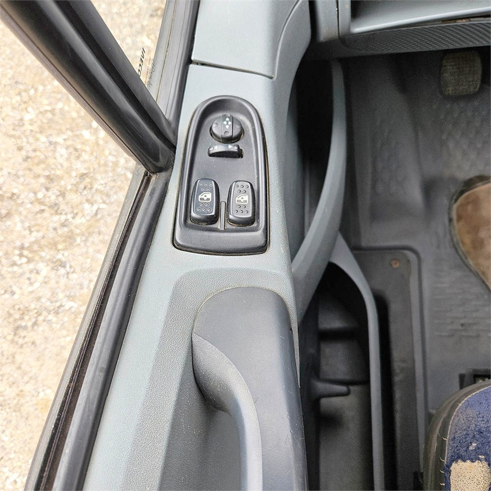 Kamion s otvorenim sandukom Iveco Stralis C35: slika Kamion s otvorenim sandukom Iveco Stralis C35