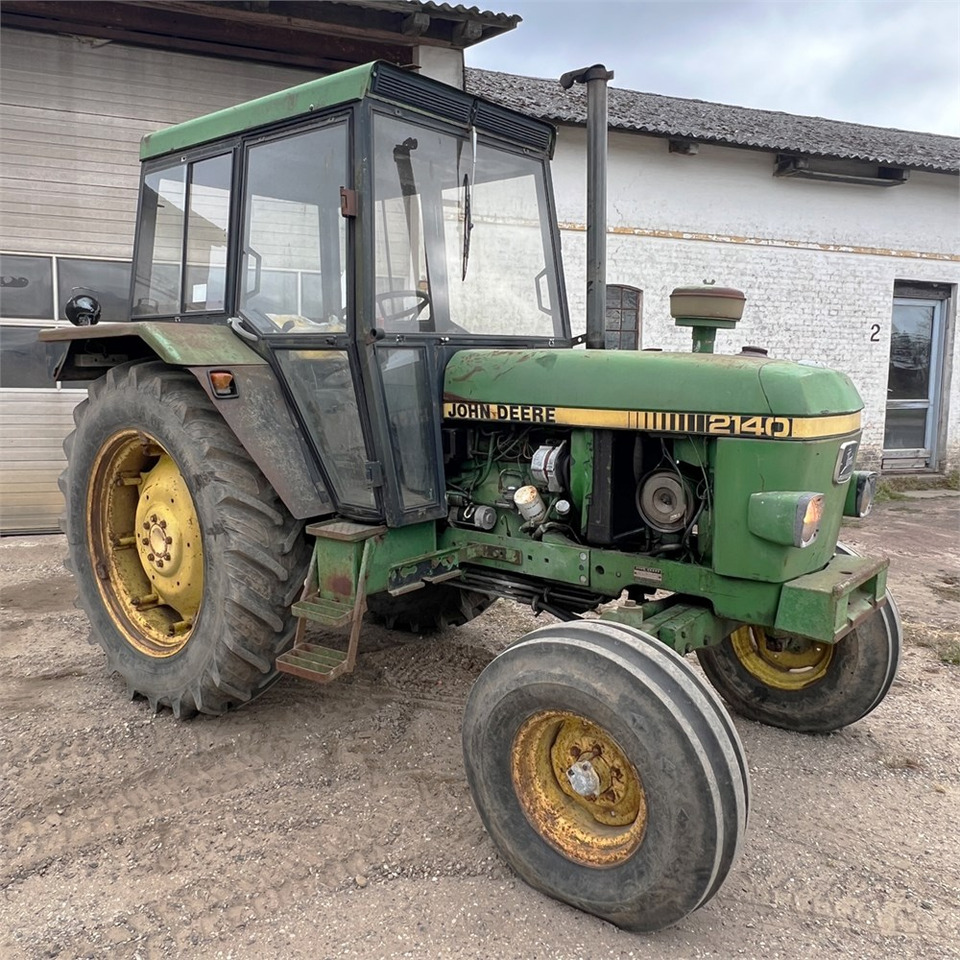 John Deere 2140 - Traktor: slika John Deere 2140 - Traktor John Deere 2140 - Traktor: slika John Deere 2140 - Traktor