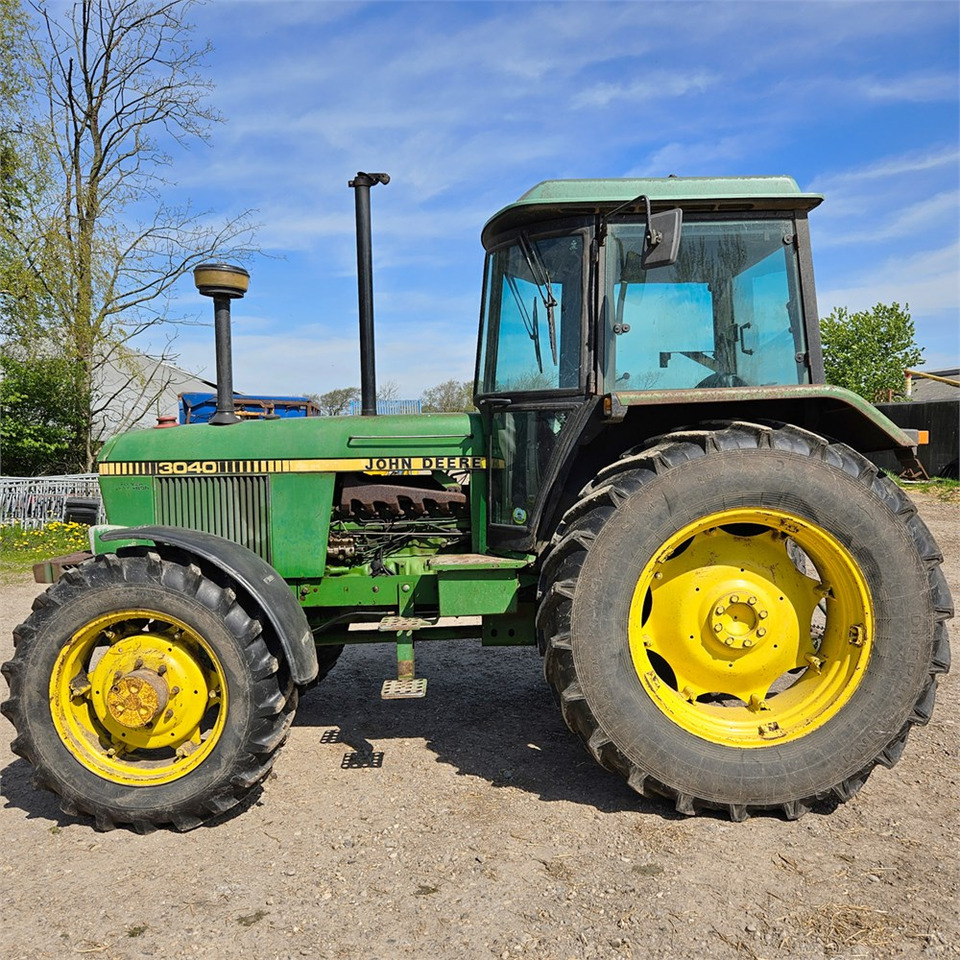 John Deere 3040 - Traktor: slika John Deere 3040 - Traktor John Deere 3040 - Traktor: slika John Deere 3040 - Traktor