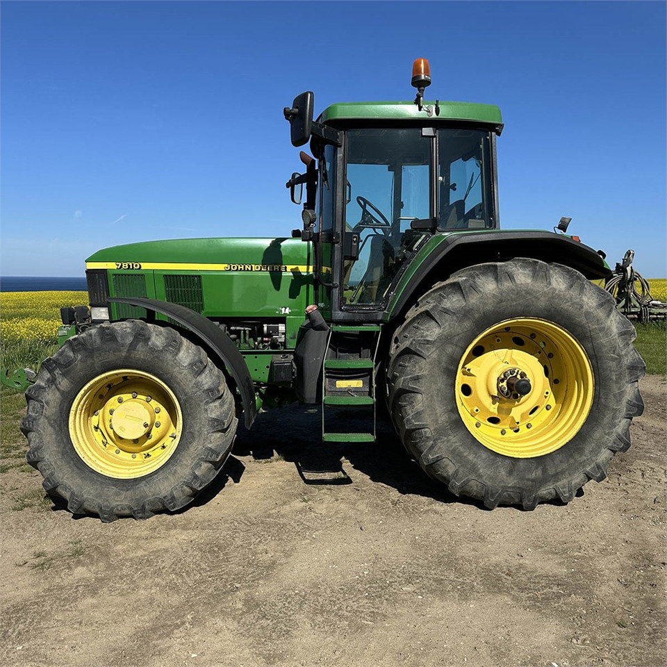 John Deere 7810 - Traktor: slika John Deere 7810 - Traktor John Deere 7810 - Traktor: slika John Deere 7810 - Traktor