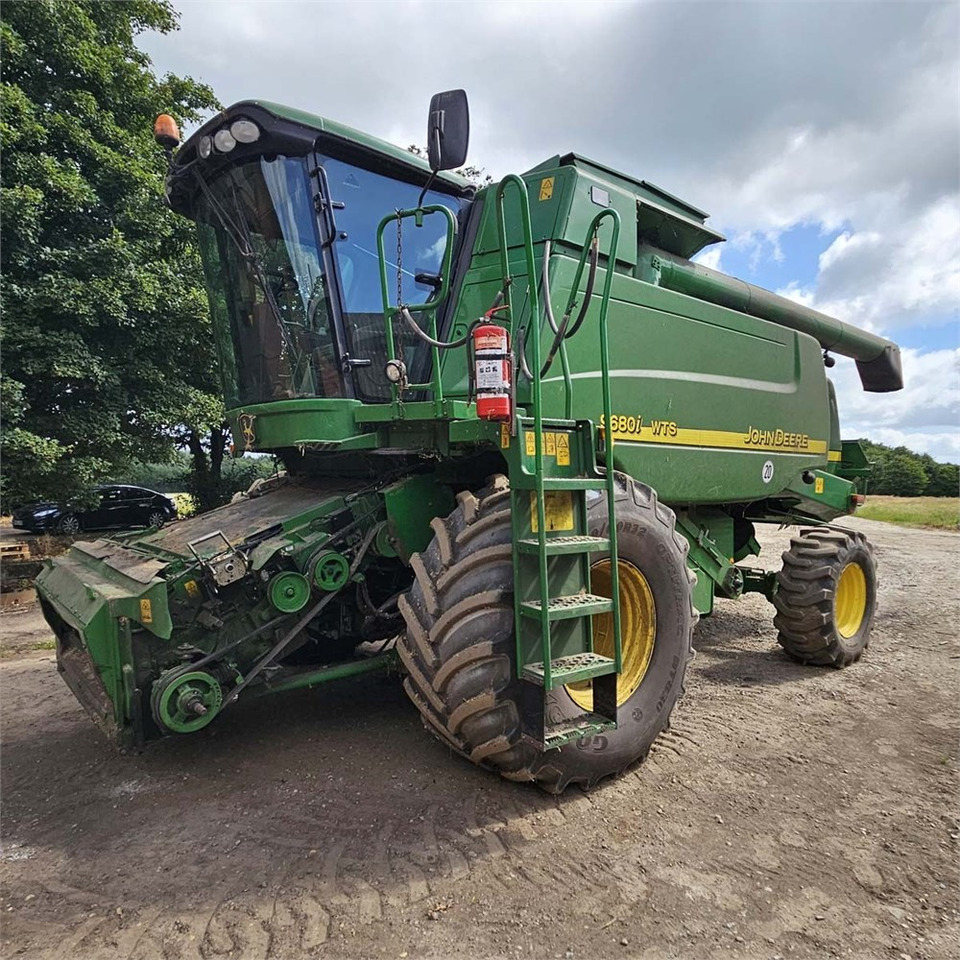 John Deere 9680i WTS - Kombajn: slika John Deere 9680i WTS - Kombajn John Deere 9680i WTS - Kombajn: slika John Deere 9680i WTS - Kombajn