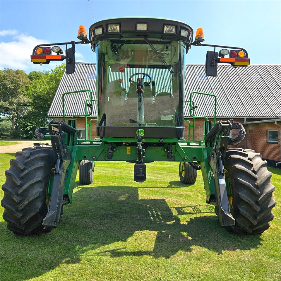 John Deere W150 - Kombajn: slika John Deere W150 - Kombajn John Deere W150 - Kombajn: slika John Deere W150 - Kombajn