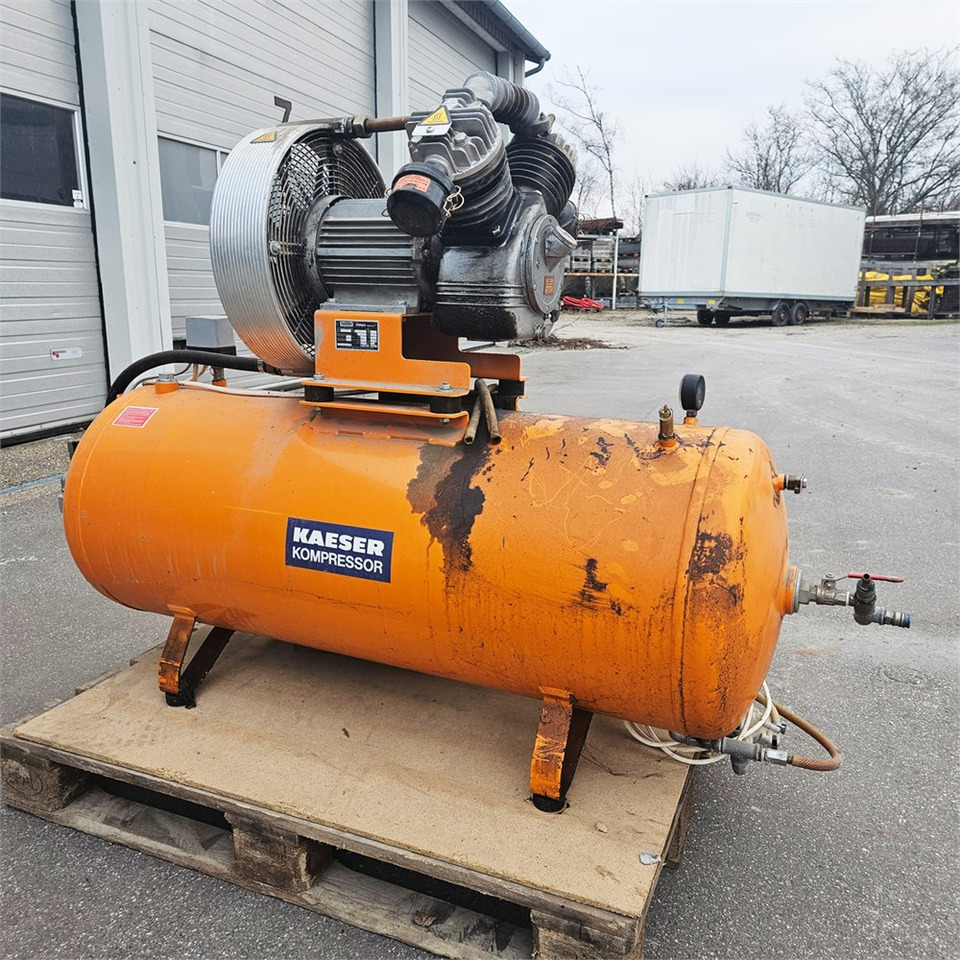 KAESER EPC 840-250 - Zračni kompresor: slika KAESER EPC 840-250 - Zračni kompresor KAESER EPC 840-250 - Zračni kompresor: slika KAESER EPC 840-250 - Zračni kompresor