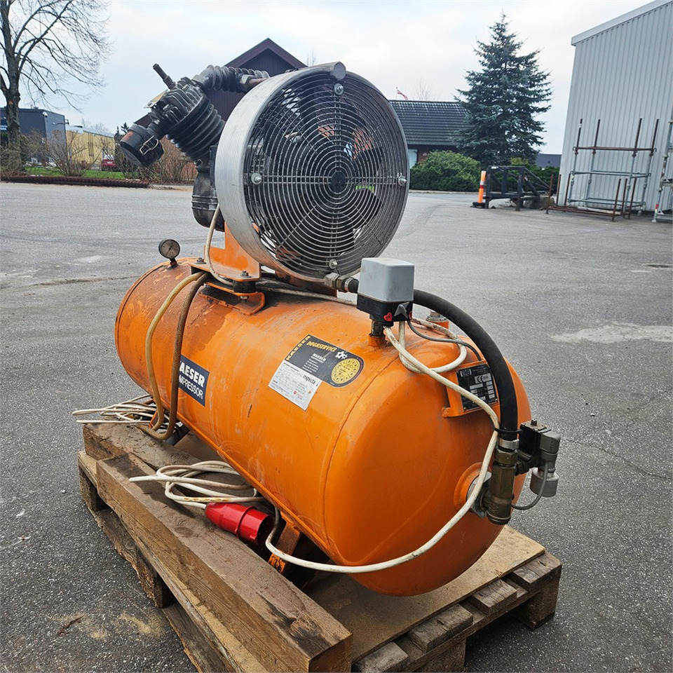 KAESER EPC 840-250 - Zračni kompresor: slika KAESER EPC 840-250 - Zračni kompresor KAESER EPC 840-250 - Zračni kompresor: slika KAESER EPC 840-250 - Zračni kompresor