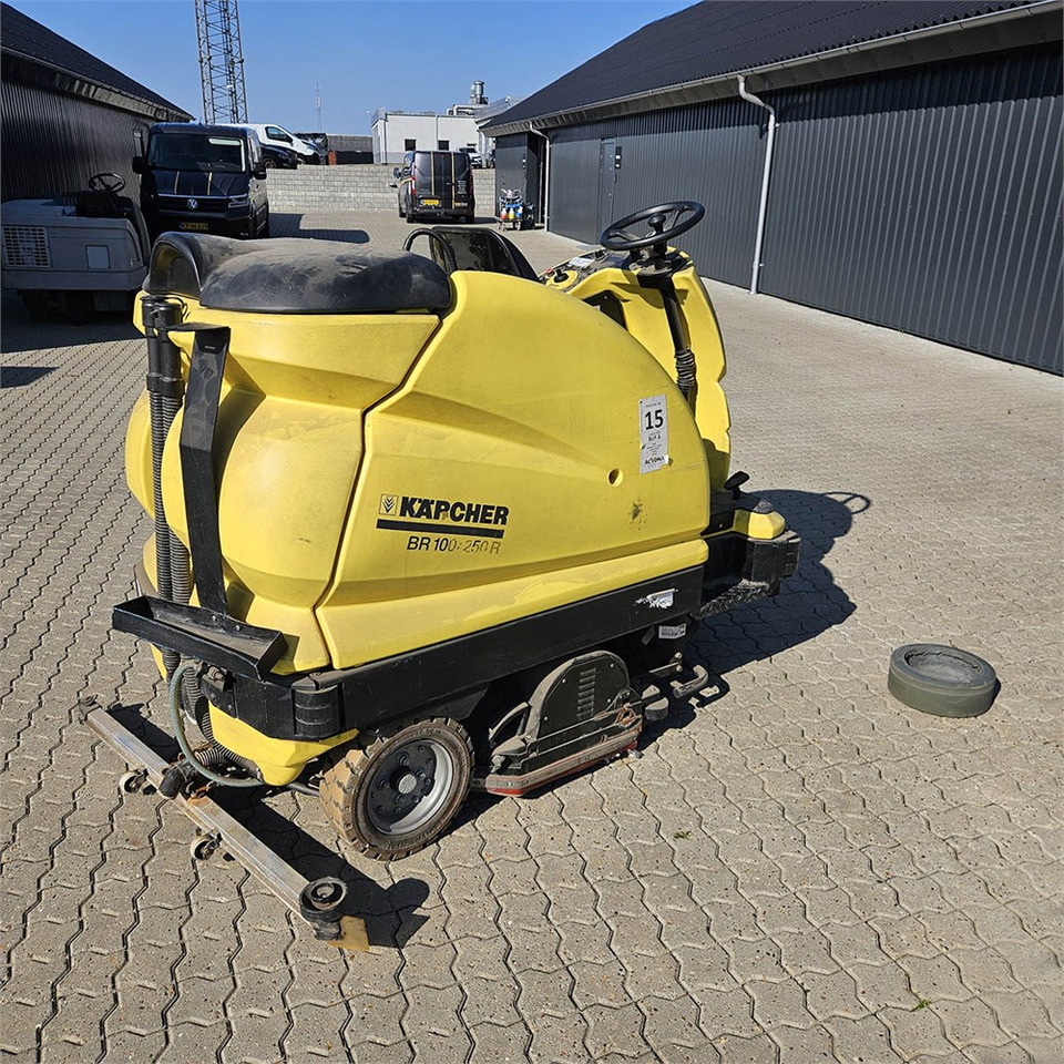 Kärcher BR 100/250 R BP PAC - Stroj za čiščenje: slika Kärcher BR 100/250 R BP PAC - Stroj za čiščenje Kärcher BR 100/250 R BP PAC - Stroj za čiščenje: slika Kärcher BR 100/250 R BP PAC - Stroj za čiščenje