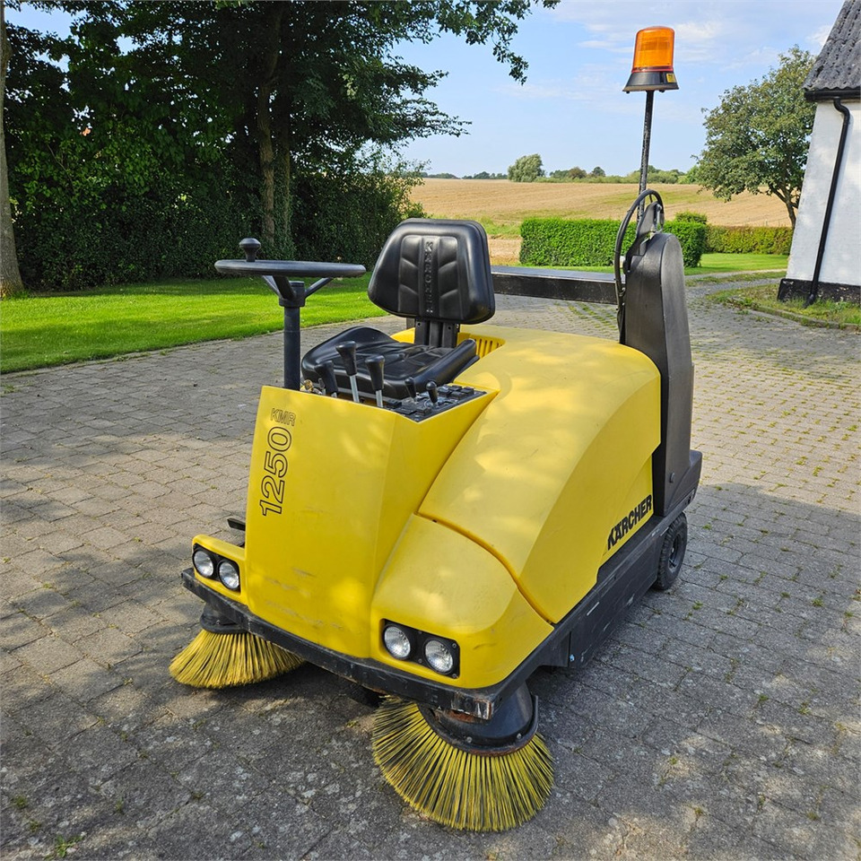 Kärcher KMR 1250 B - Pometač podova: slika Kärcher KMR 1250 B - Pometač podova Kärcher KMR 1250 B - Pometač podova: slika Kärcher KMR 1250 B - Pometač podova