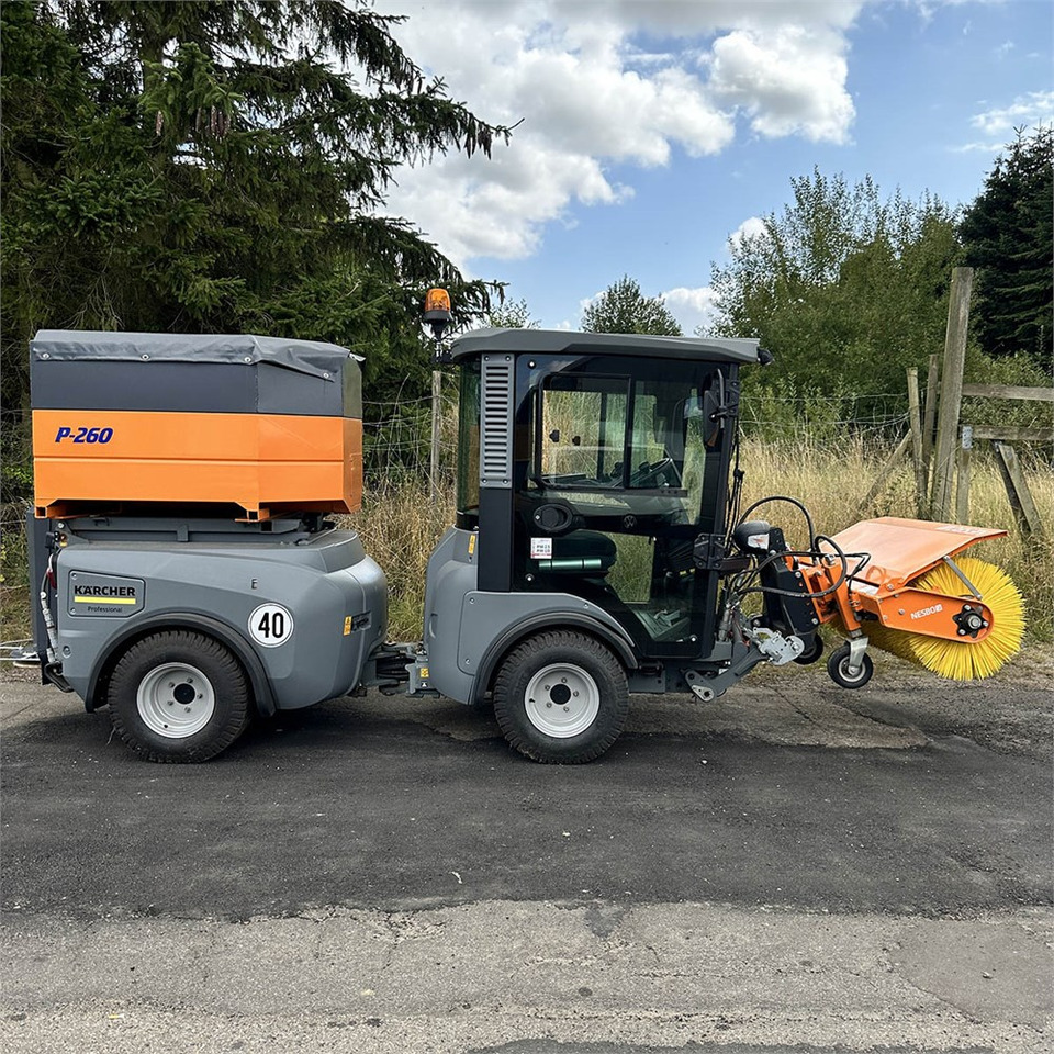 Kärcher MC130 - Cestovna čistilica: slika Kärcher MC130 - Cestovna čistilica Kärcher MC130 - Cestovna čistilica: slika Kärcher MC130 - Cestovna čistilica