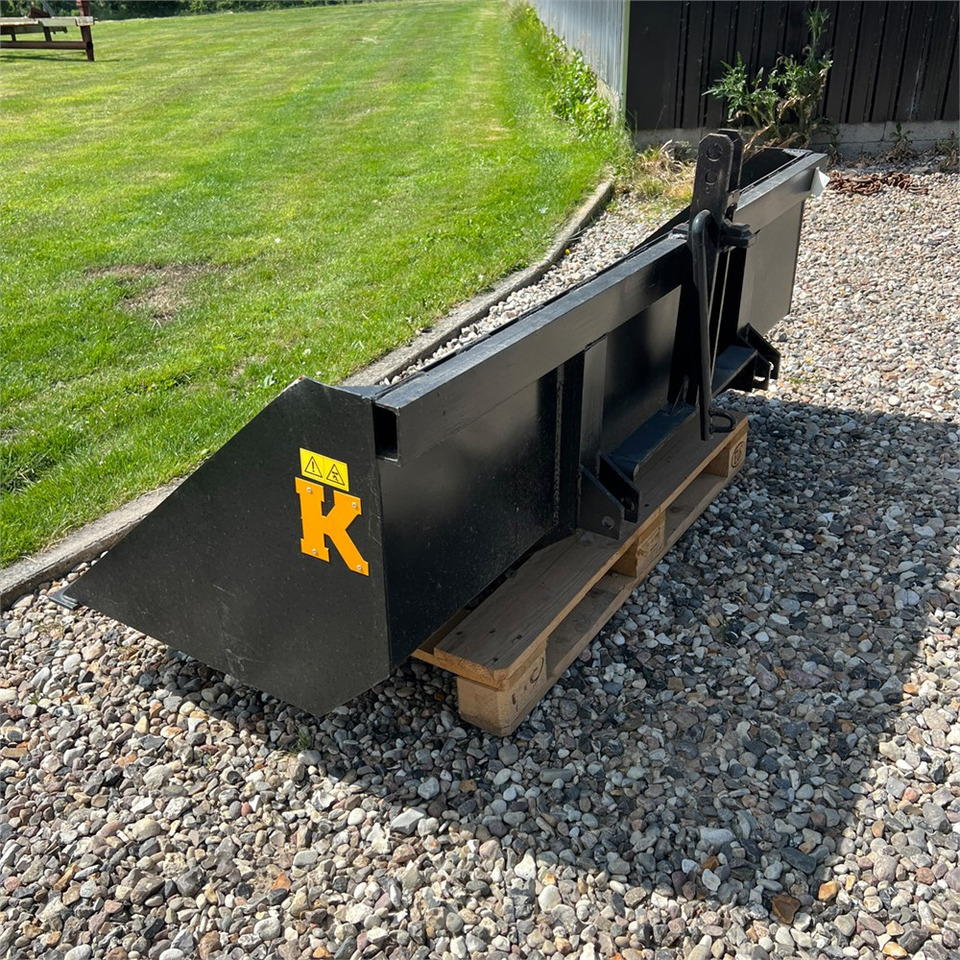 Kellfri ST180 bagtipskovl - Traktor: slika Kellfri ST180 bagtipskovl - Traktor Kellfri ST180 bagtipskovl - Traktor: slika Kellfri ST180 bagtipskovl - Traktor