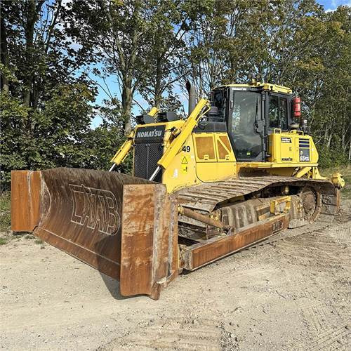 Komatsu D65 PXI-18 - Buldožer: slika Komatsu D65 PXI-18 - Buldožer Komatsu D65 PXI-18 - Buldožer: slika Komatsu D65 PXI-18 - Buldožer