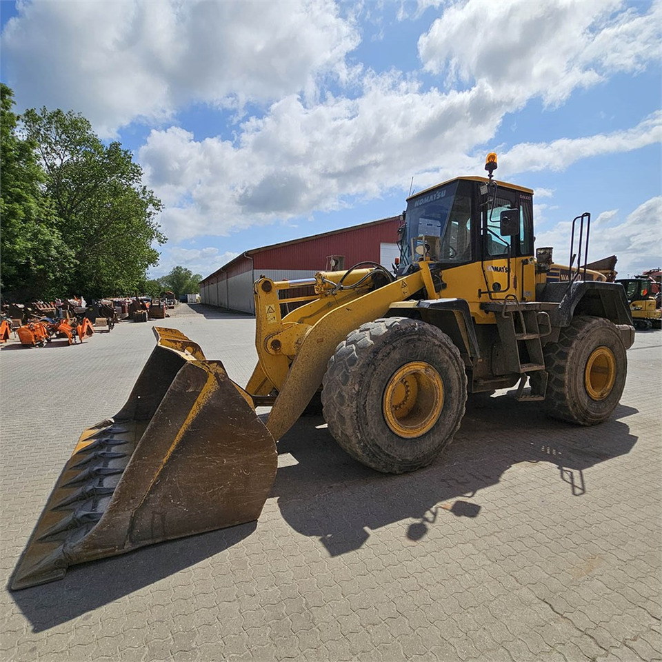 Komatsu WA400 - 5H - Utovarivač na kotačima: slika Komatsu WA400 - 5H - Utovarivač na kotačima Komatsu WA400 - 5H - Utovarivač na kotačima: slika Komatsu WA400 - 5H - Utovarivač na kotačima