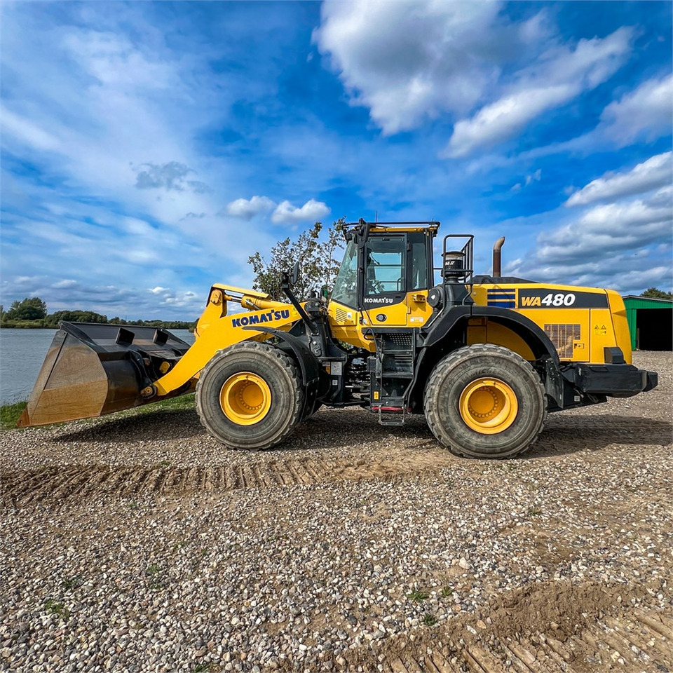 Komatsu WA480-8 - Utovarivač na kotačima: slika Komatsu WA480-8 - Utovarivač na kotačima Komatsu WA480-8 - Utovarivač na kotačima: slika Komatsu WA480-8 - Utovarivač na kotačima