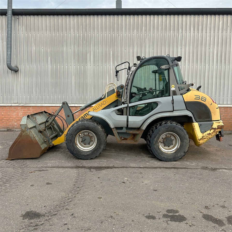 Kramer 380 - Utovarivač na kotačima: slika Kramer 380 - Utovarivač na kotačima Kramer 380 - Utovarivač na kotačima: slika Kramer 380 - Utovarivač na kotačima