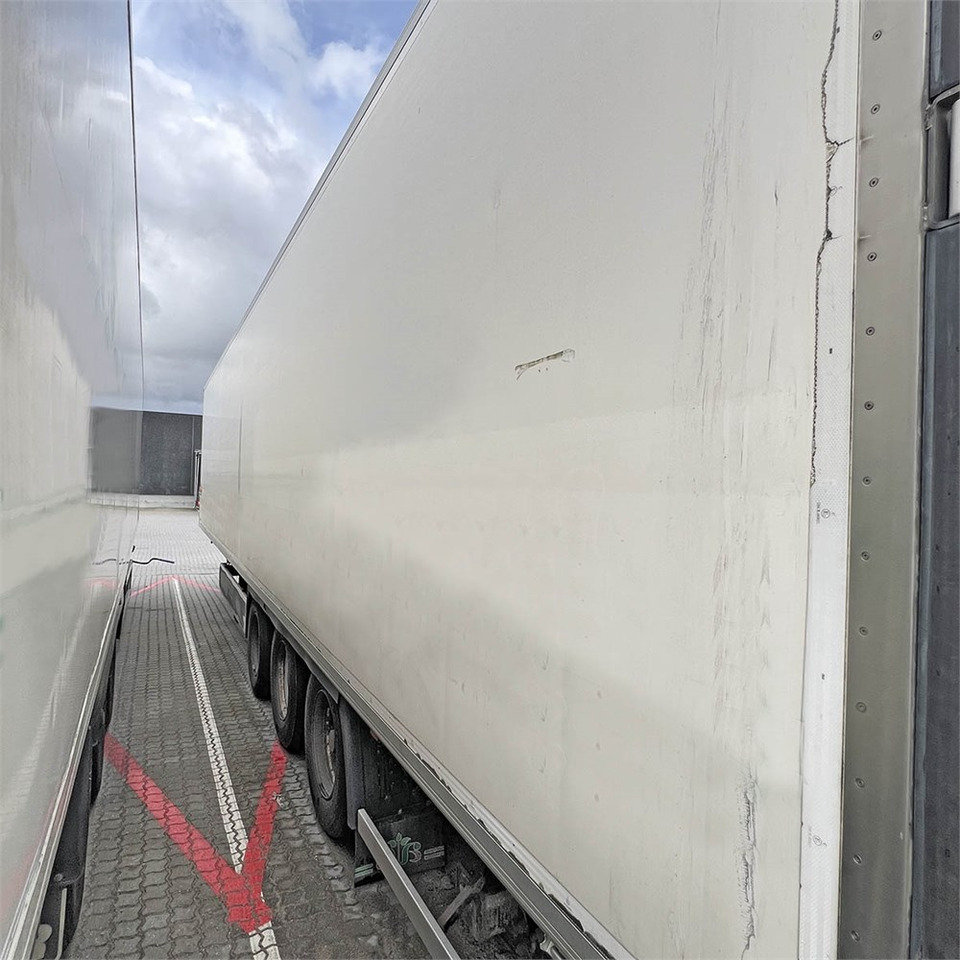 Poluprikolica hladnjača Krone Refrigerated trailer: slika Poluprikolica hladnjača Krone Refrigerated trailer Poluprikolica hladnjača Krone Refrigerated trailer: slika Poluprikolica hladnjača Krone Refrigerated trailer