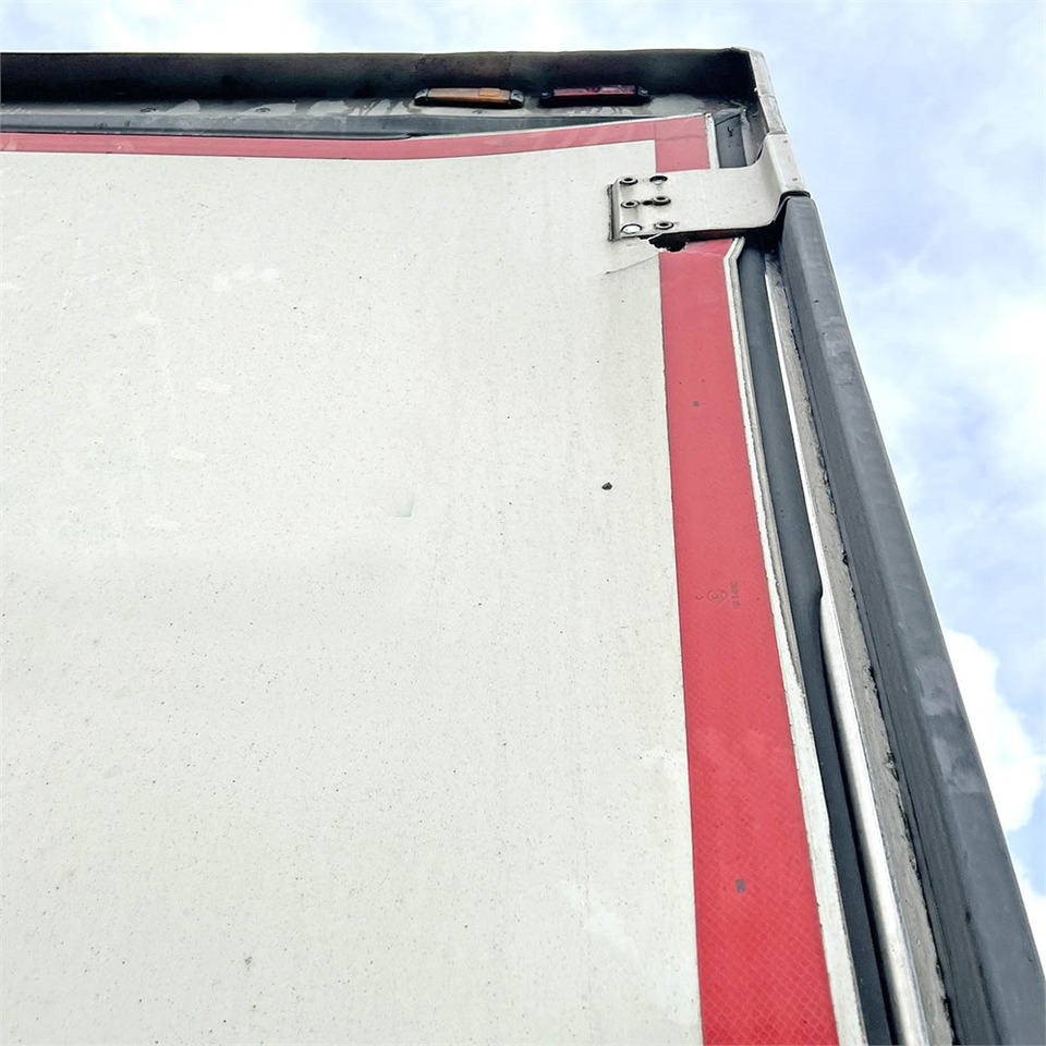 Poluprikolica hladnjača Krone Refrigerated trailer: slika Poluprikolica hladnjača Krone Refrigerated trailer Poluprikolica hladnjača Krone Refrigerated trailer: slika Poluprikolica hladnjača Krone Refrigerated trailer