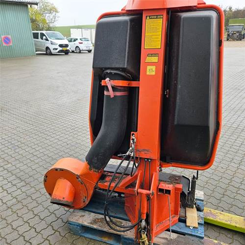 Kubota Græsopsamler - Oprema za vrt: slika Kubota Græsopsamler - Oprema za vrt Kubota Græsopsamler - Oprema za vrt: slika Kubota Græsopsamler - Oprema za vrt