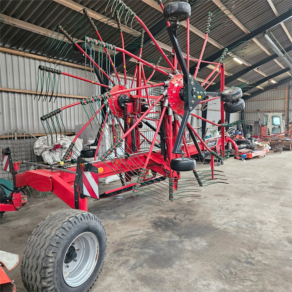 Kverneland 9590C - Oprema za prevrtanje sijena: slika Kverneland 9590C - Oprema za prevrtanje sijena Kverneland 9590C - Oprema za prevrtanje sijena: slika Kverneland 9590C - Oprema za prevrtanje sijena