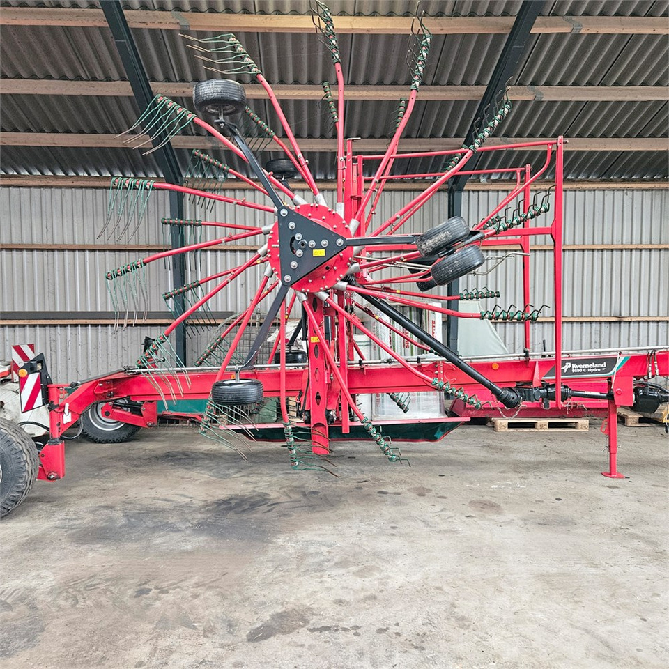 Kverneland 9590C - Oprema za prevrtanje sijena: slika Kverneland 9590C - Oprema za prevrtanje sijena Kverneland 9590C - Oprema za prevrtanje sijena: slika Kverneland 9590C - Oprema za prevrtanje sijena