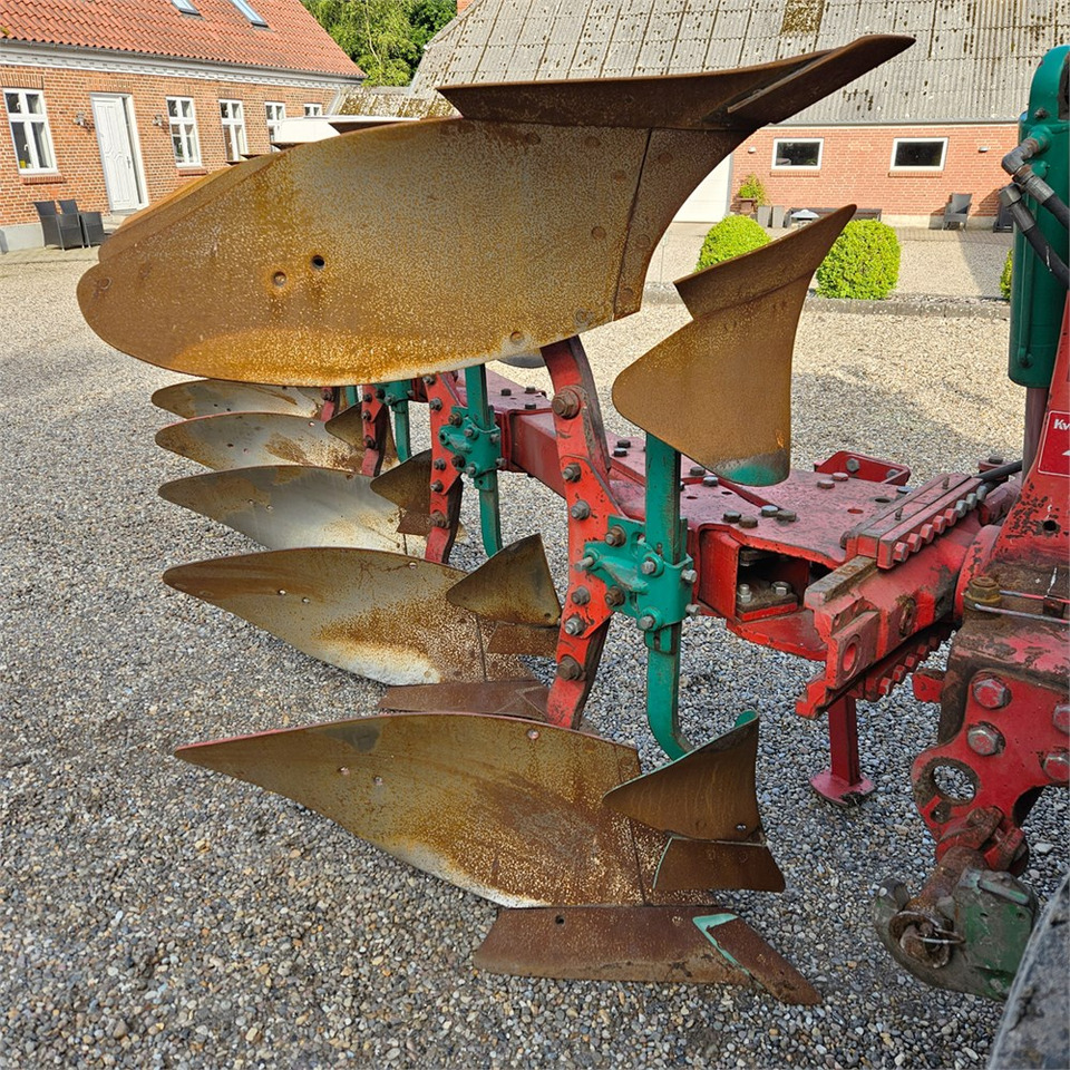 Kverneland LM 100 - Plug: slika Kverneland LM 100 - Plug Kverneland LM 100 - Plug: slika Kverneland LM 100 - Plug