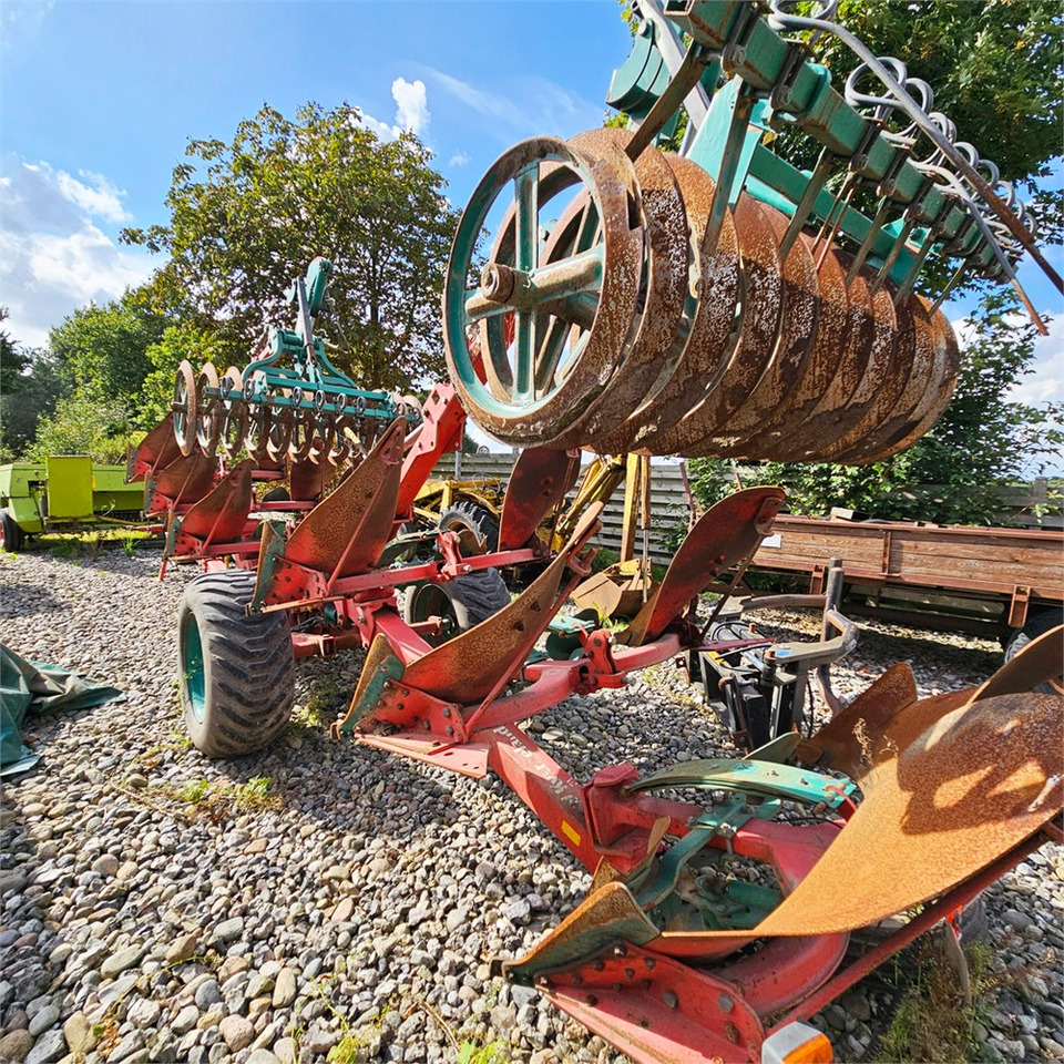 Kverneland PL 100 - Plug: slika Kverneland PL 100 - Plug Kverneland PL 100 - Plug: slika Kverneland PL 100 - Plug