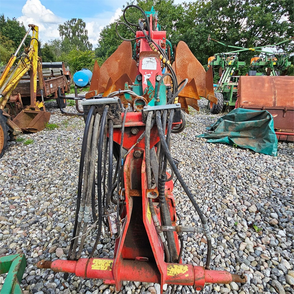 Kverneland PL 100 - Plug: slika Kverneland PL 100 - Plug Kverneland PL 100 - Plug: slika Kverneland PL 100 - Plug