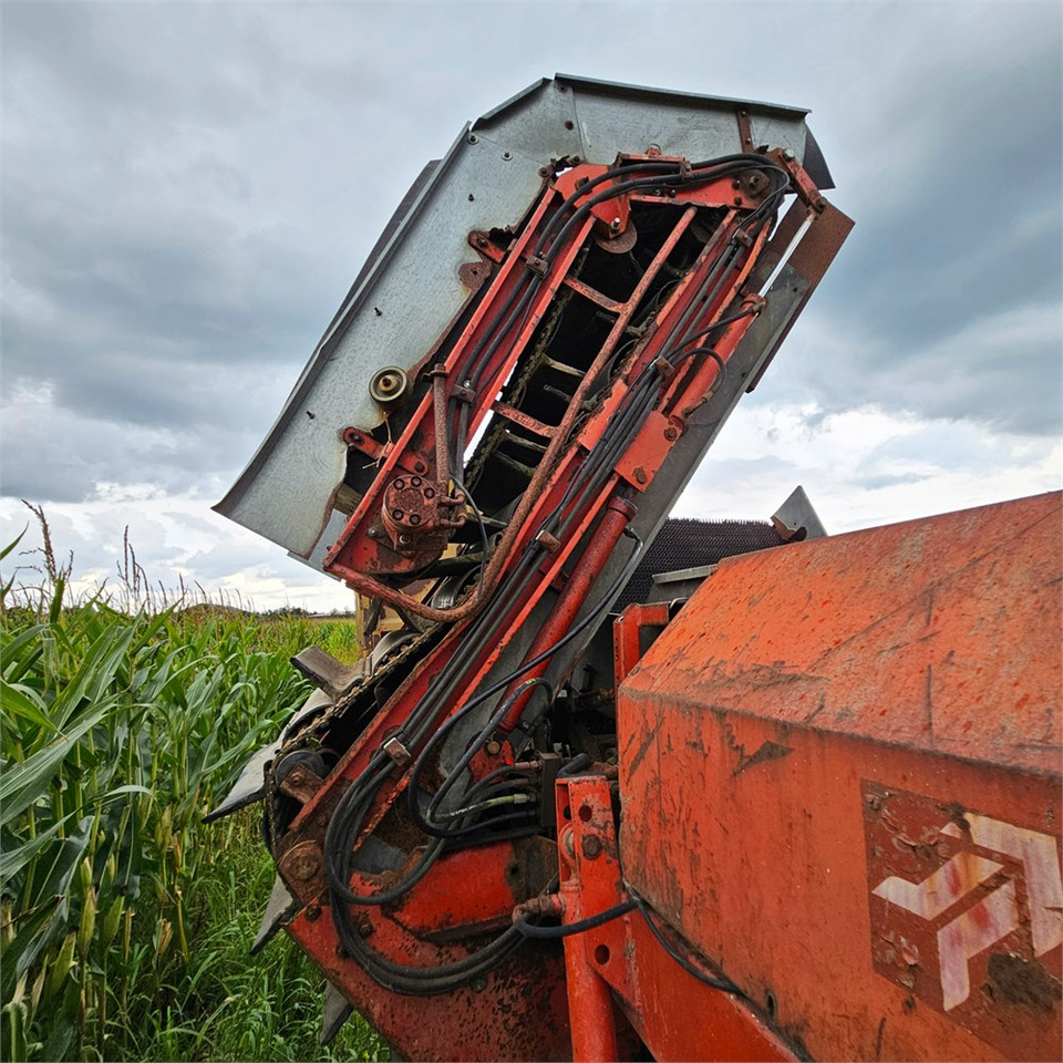 Kverneland UN 2200 - Kombajn za krumpir: slika Kverneland UN 2200 - Kombajn za krumpir Kverneland UN 2200 - Kombajn za krumpir: slika Kverneland UN 2200 - Kombajn za krumpir