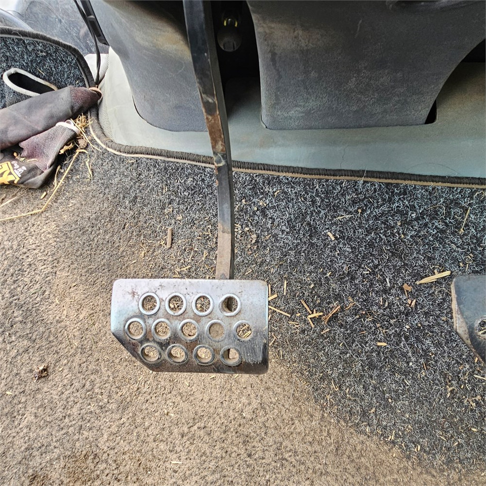 Traktor Lamborghini R&.165.7: slika Traktor Lamborghini R&.165.7 Traktor Lamborghini R&.165.7: slika Traktor Lamborghini R&.165.7