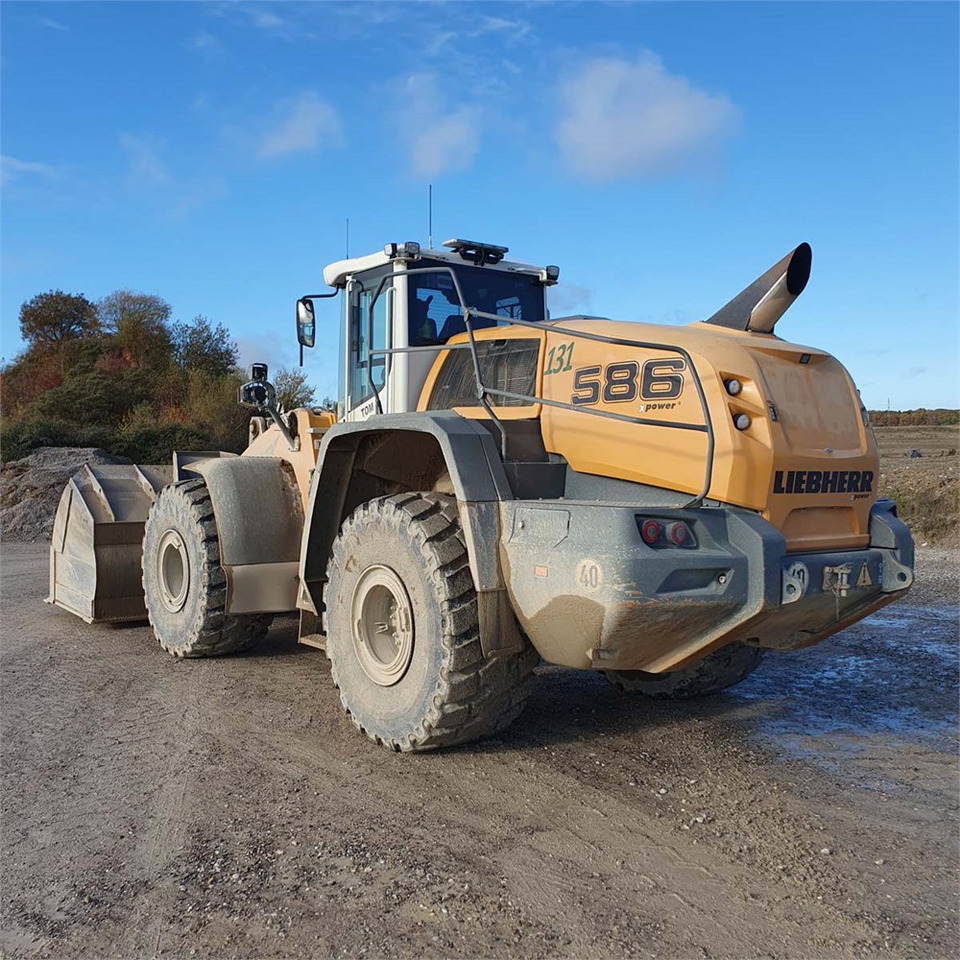 Utovarivač na kotačima Liebherr L586 XPower: slika Utovarivač na kotačima Liebherr L586 XPower