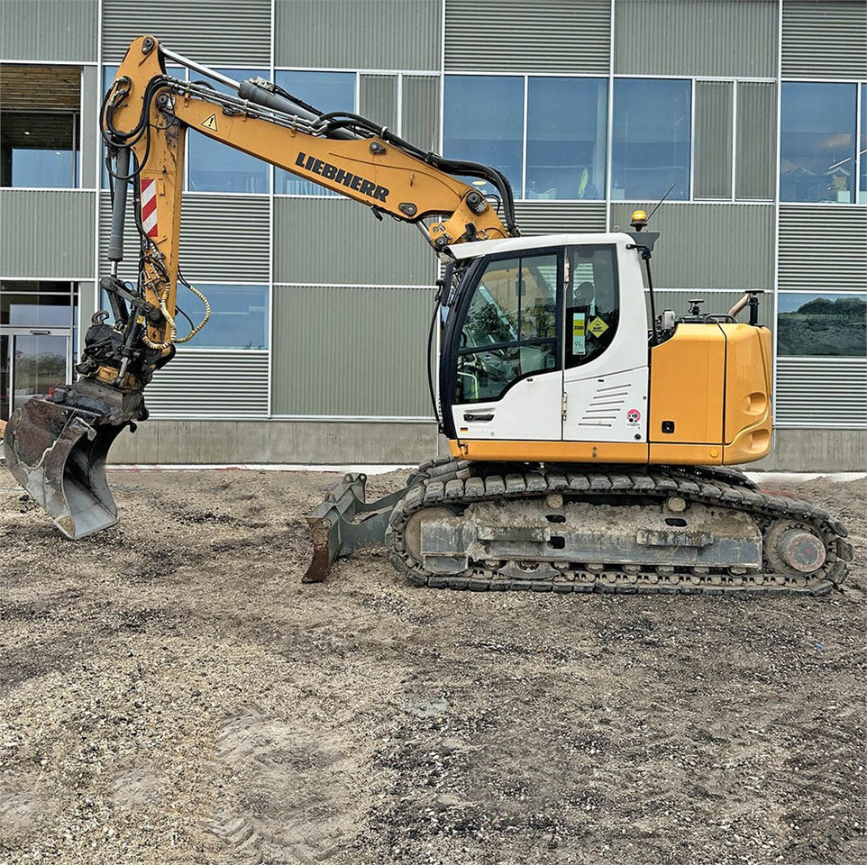 Liebherr R914 Compact Litronic - Mini bager: slika Liebherr R914 Compact Litronic - Mini bager Liebherr R914 Compact Litronic - Mini bager: slika Liebherr R914 Compact Litronic - Mini bager