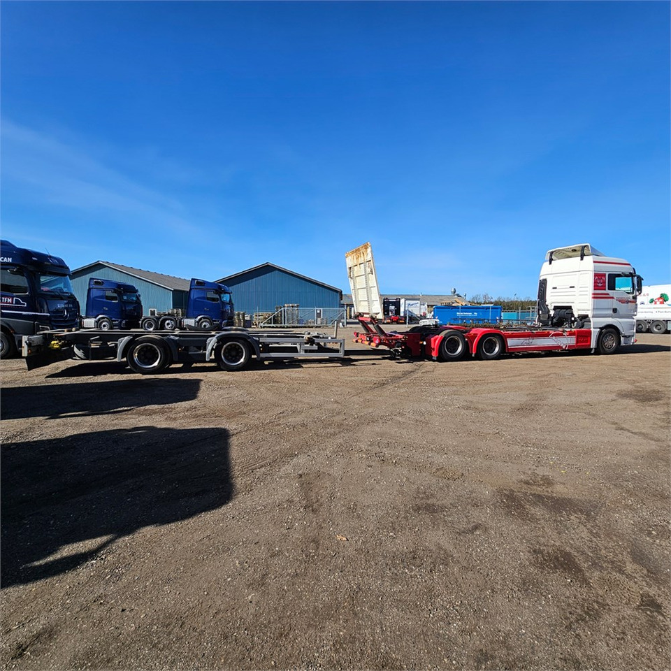 MAN TGX - Transporter kontejnera/ Kamion s izmjenjivim sanducima: slika MAN TGX - Transporter kontejnera/ Kamion s izmjenjivim sanducima MAN TGX - Transporter kontejnera/ Kamion s izmjenjivim sanducima: slika MAN TGX - Transporter kontejnera/ Kamion s izmjenjivim sanducima