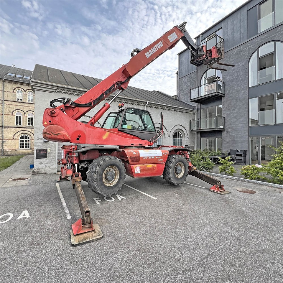 Teleskopski rukovatelj Manitou MRT 2540 M Serie: slika Teleskopski rukovatelj Manitou MRT 2540 M Serie Teleskopski rukovatelj Manitou MRT 2540 M Serie: slika Teleskopski rukovatelj Manitou MRT 2540 M Serie