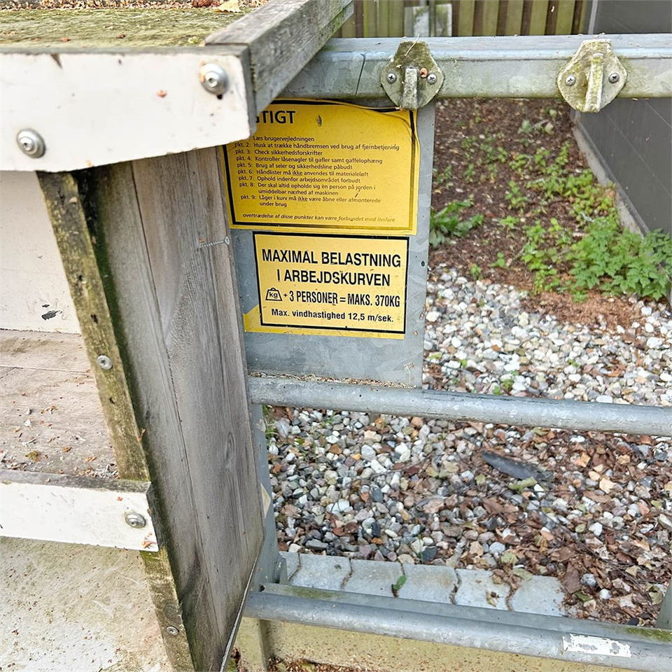 Teleskopski rukovatelj Manitou MRT 2540 M Serie: slika Teleskopski rukovatelj Manitou MRT 2540 M Serie Teleskopski rukovatelj Manitou MRT 2540 M Serie: slika Teleskopski rukovatelj Manitou MRT 2540 M Serie