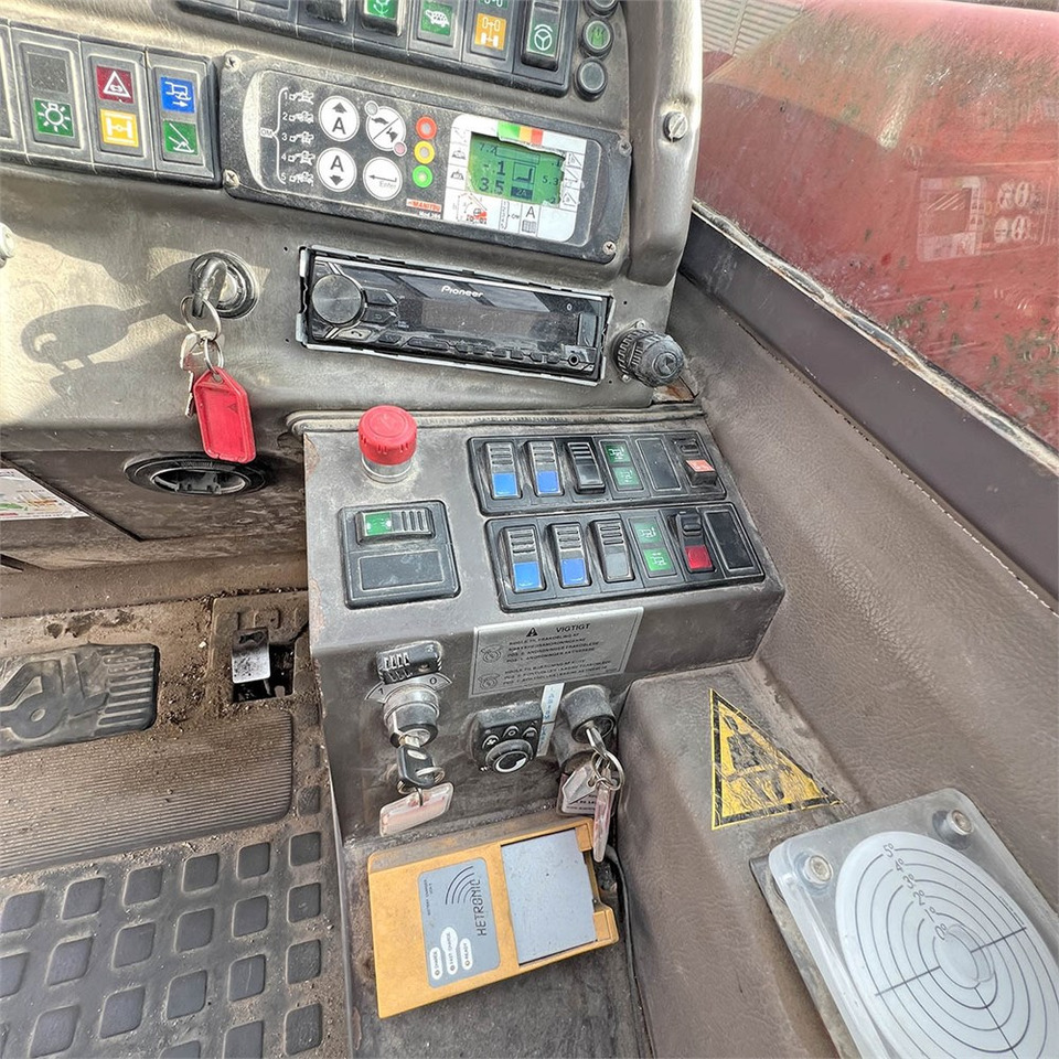 Teleskopski rukovatelj Manitou MRT 2540 M Serie: slika Teleskopski rukovatelj Manitou MRT 2540 M Serie Teleskopski rukovatelj Manitou MRT 2540 M Serie: slika Teleskopski rukovatelj Manitou MRT 2540 M Serie