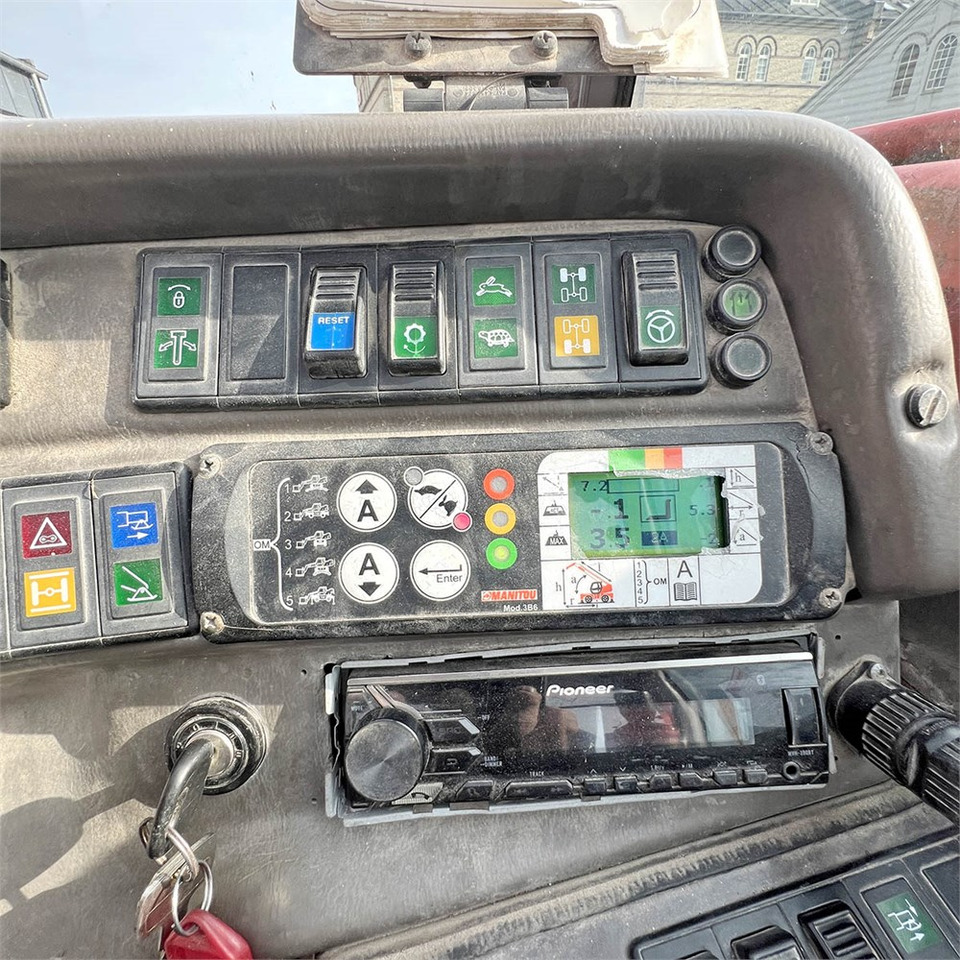 Teleskopski rukovatelj Manitou MRT 2540 M Serie: slika Teleskopski rukovatelj Manitou MRT 2540 M Serie Teleskopski rukovatelj Manitou MRT 2540 M Serie: slika Teleskopski rukovatelj Manitou MRT 2540 M Serie