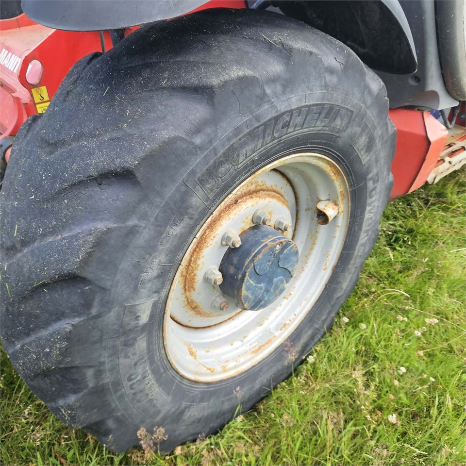 Teleskopski rukovatelj Manitou MT 1135: slika Teleskopski rukovatelj Manitou MT 1135